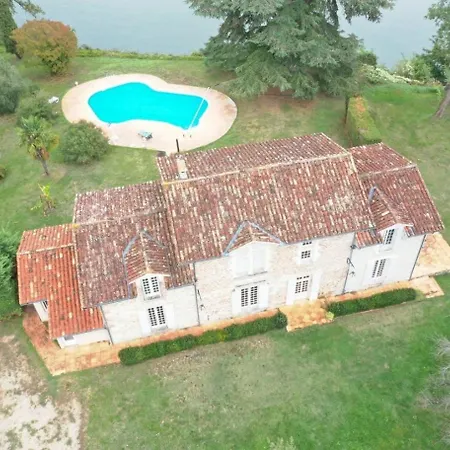 Holiday home Les Rives Du Lot - Piscine Au Bord Du Fleuve